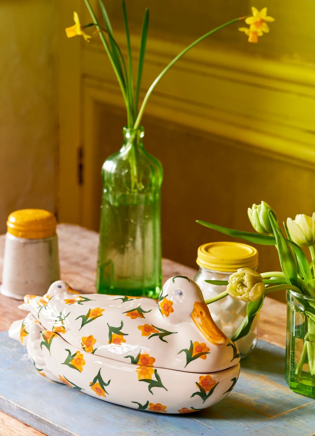 Emma Bridgewater Seconds Windblown Daffodils Large Duck On Nest
