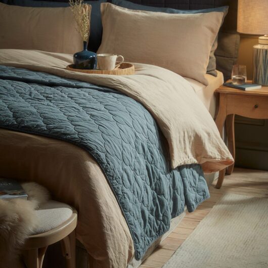 Quilted Bedspread - Indigo